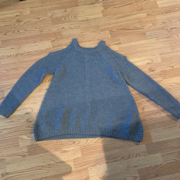 SHE+SKY Sweater - Picture 2 of 5